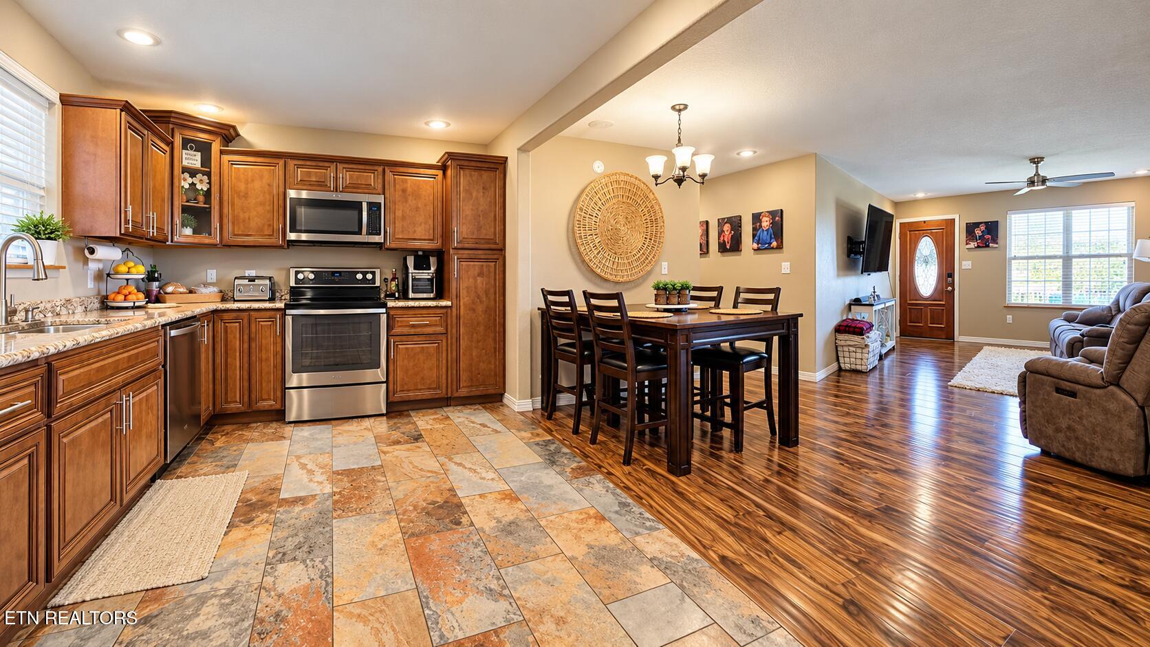 609 South Proctor Boulevard Oneida, TN 37841 - Photo 6 of 25 2