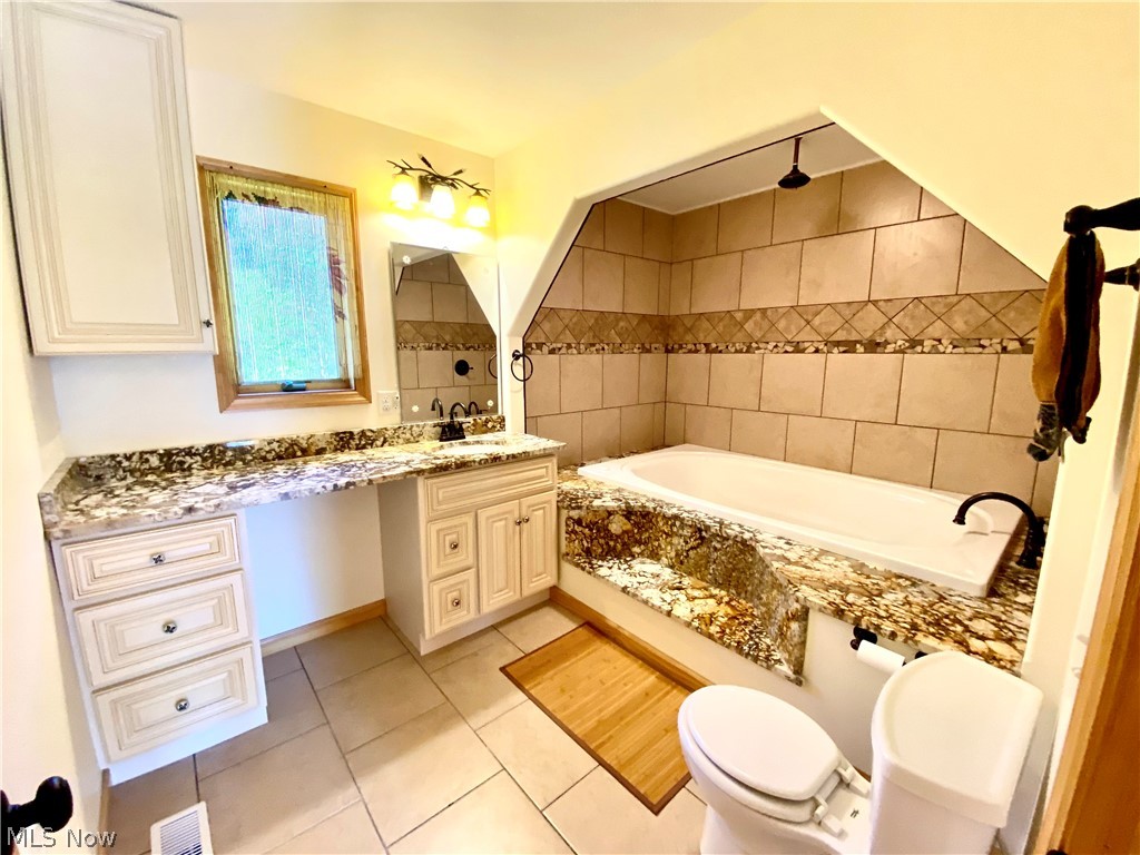 6647 Chestnut-Ridge Road Hubbard, OH 44425 - Photo 17 of 35 Gallery Image 17