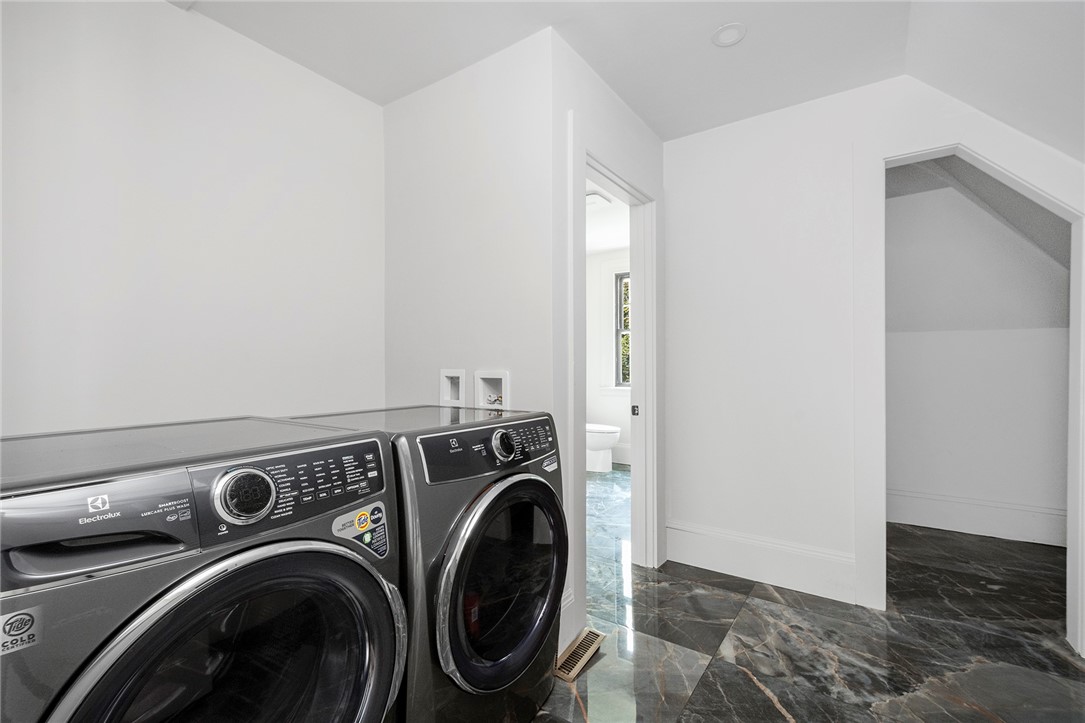 72 Taber Avenue Providence, RI 02906 - Photo 32 of 42