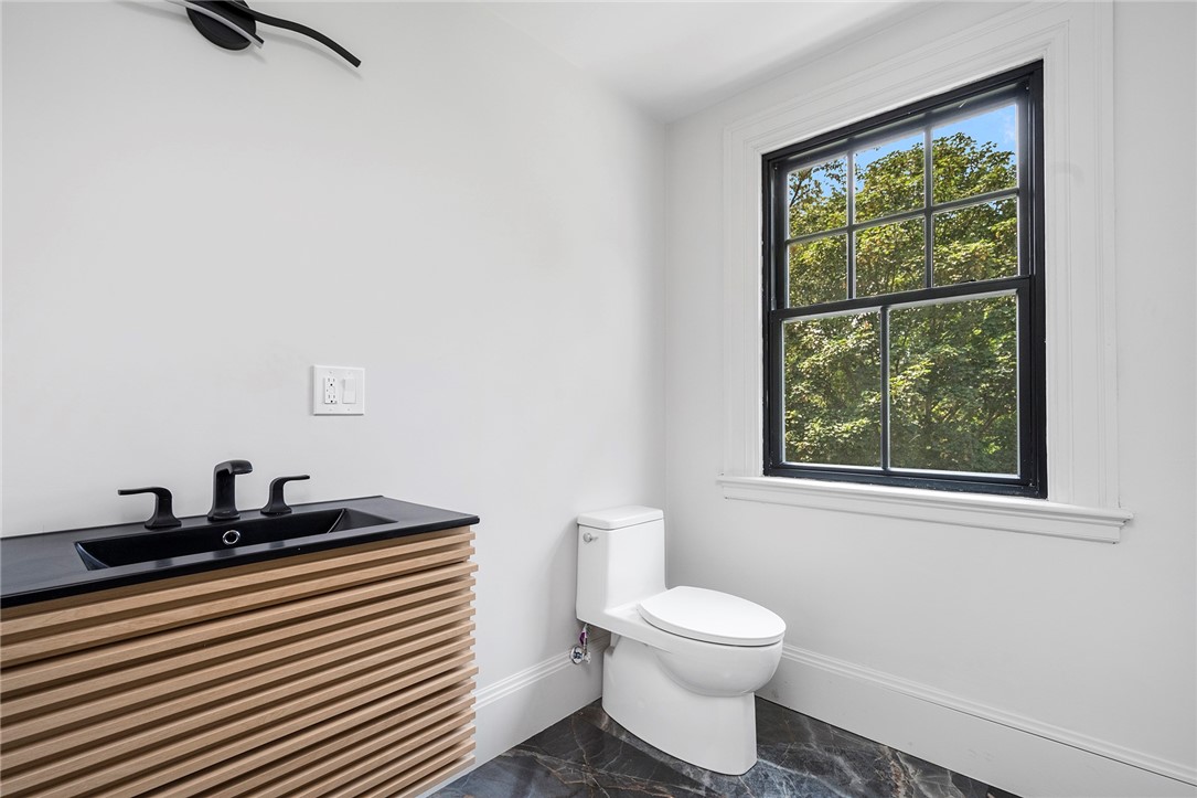 72 Taber Avenue Providence, RI 02906 - Photo 33 of 42