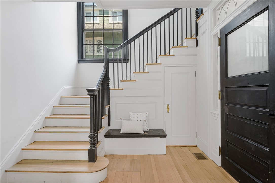 72 Taber Avenue Providence, RI 02906 - Photo 6 of 42