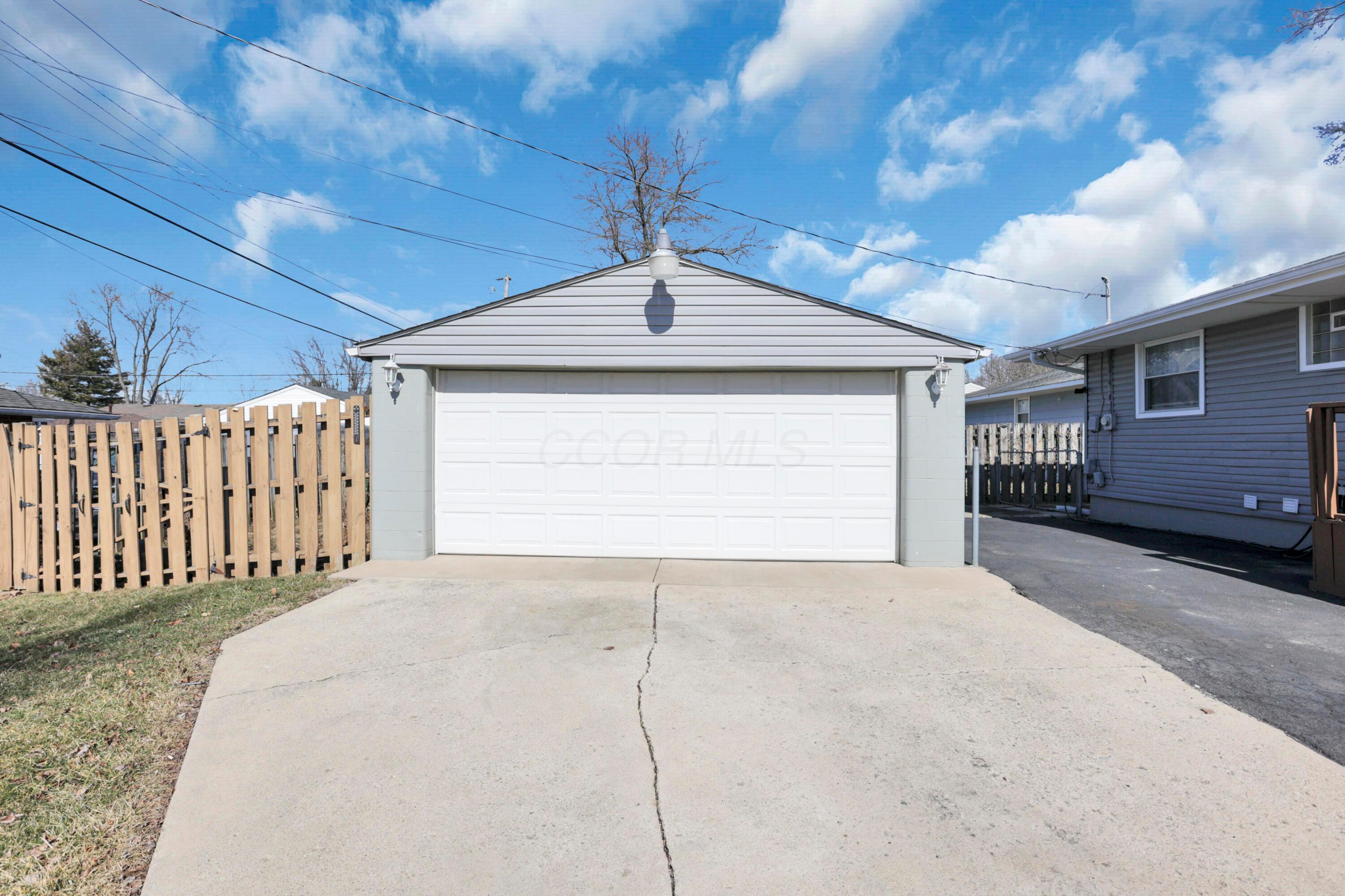 294 Calahan Road Columbus, OH 43207 - Photo 2 of 2 40-print-0D3A4232
