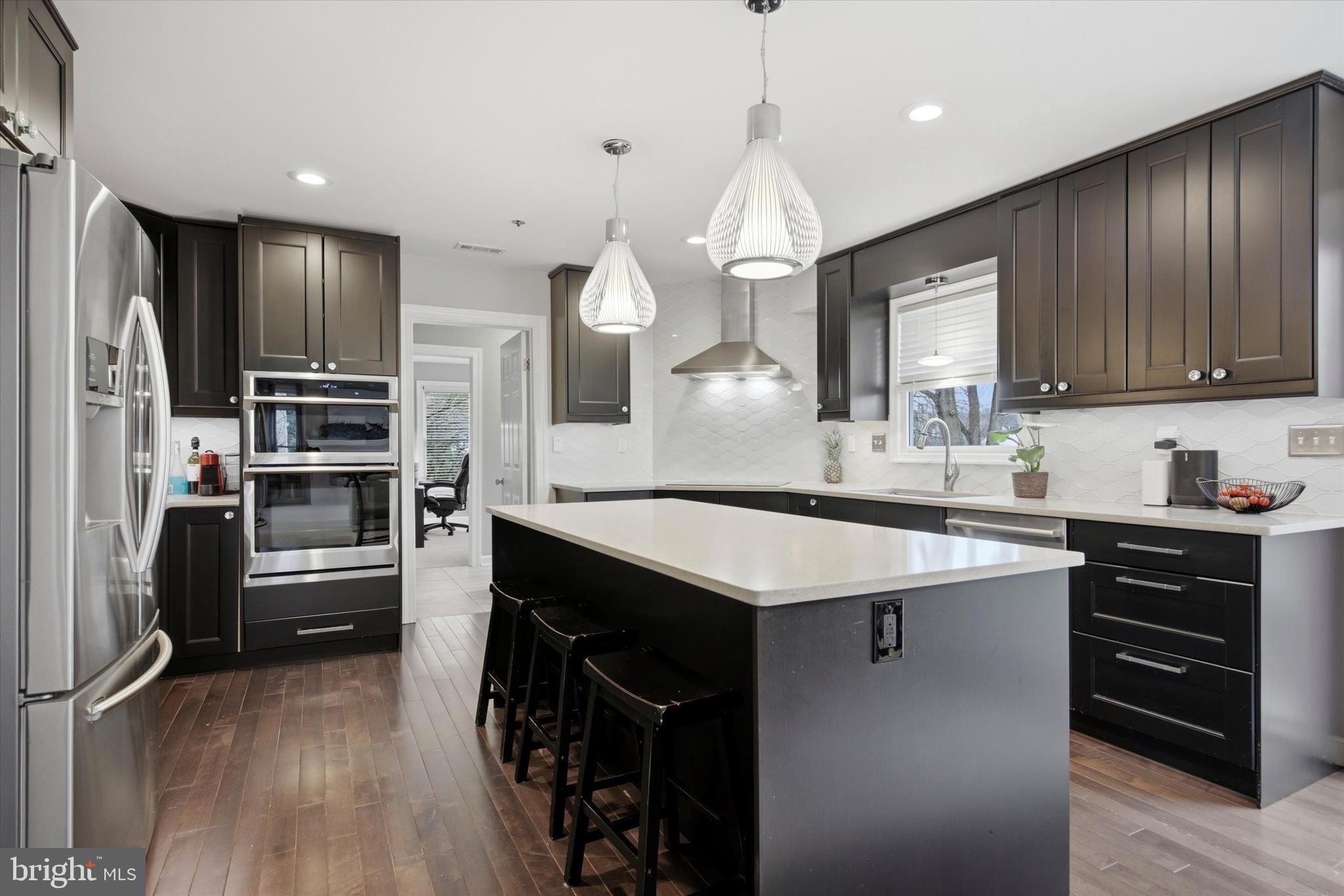 352 Sentry Lane Wayne, PA 19087 - Photo 11 of 36 Kitchen Island