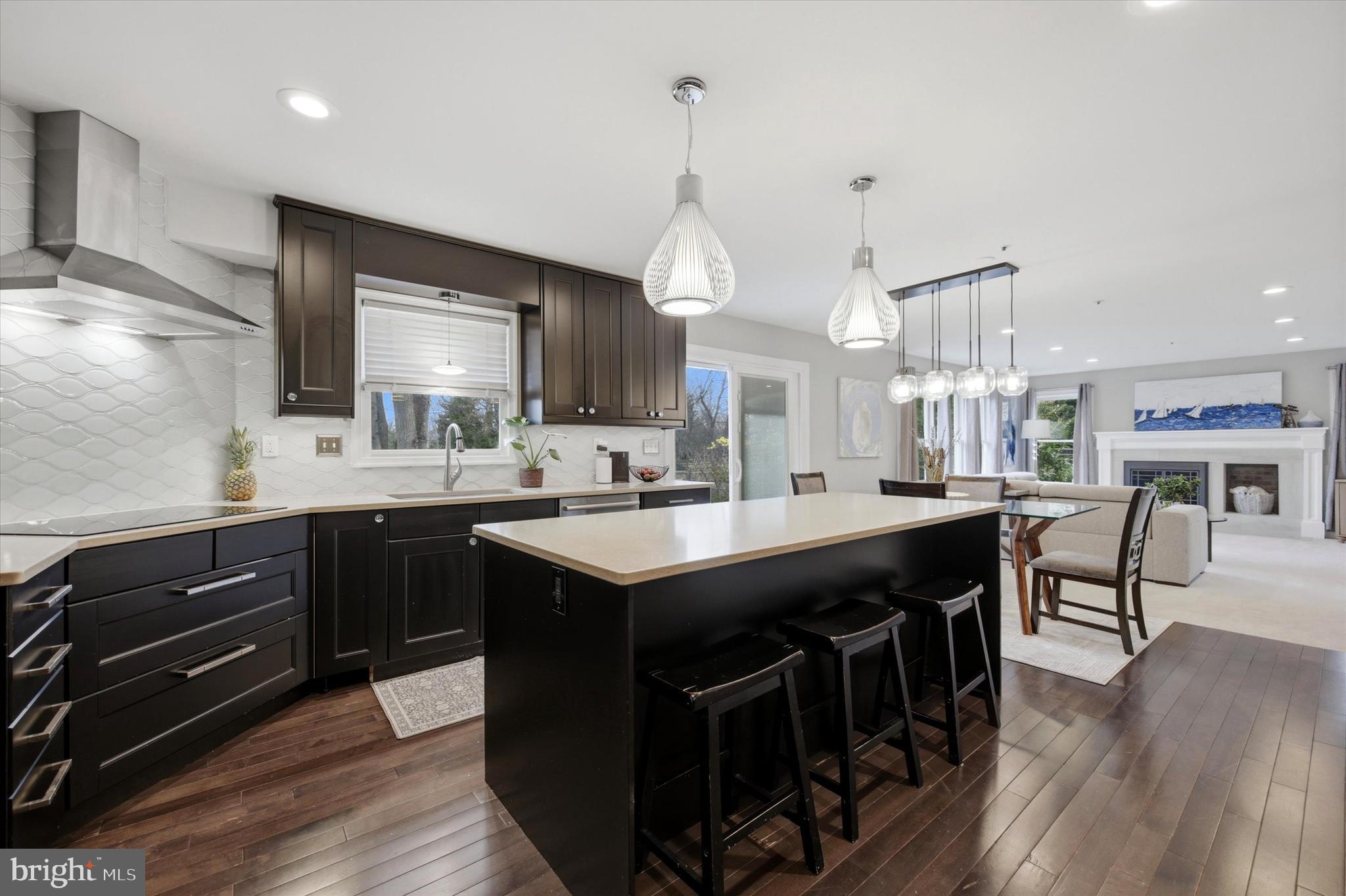 352 Sentry Lane Wayne, PA 19087 - Photo 12 of 36 Gormet Kitchen!