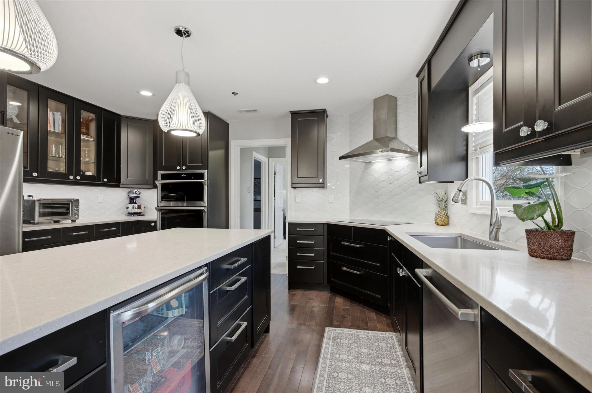 352 Sentry Lane Wayne, PA 19087 - Photo 13 of 36 Stainless Steel Appliances!