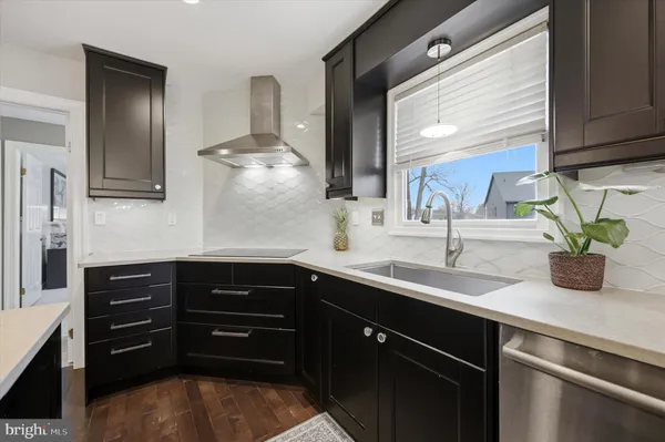 $1,125,000 | 352 Sentry Lane, Wayne, PA 19087