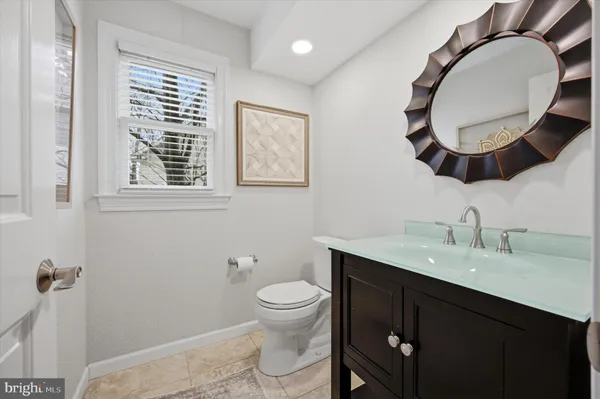 $1,125,000 | 352 Sentry Lane, Wayne, PA 19087