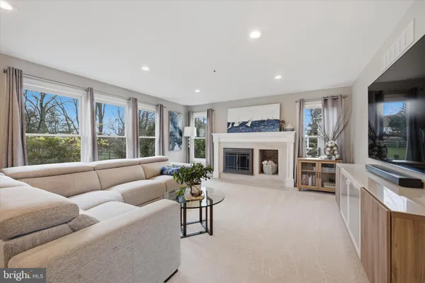 $1,125,000 | 352 Sentry Lane, Wayne, PA 19087