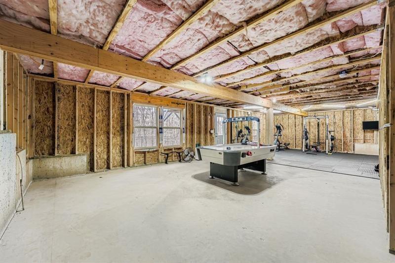 122 Prospect Lane Dallas, GA 30157 - Photo 24 of 34 a living room with furniture