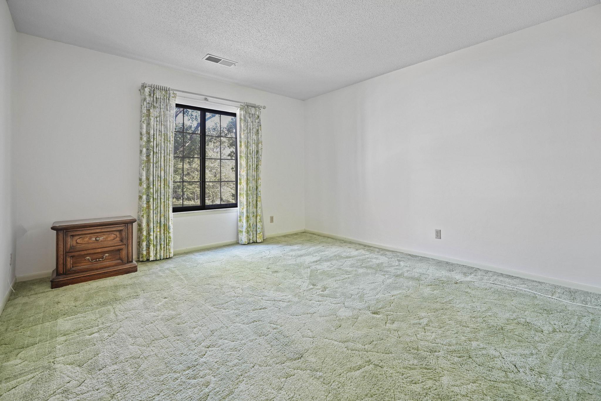 1925 Westchester Road, Unit 202 Waterloo, IA 50701 - Photo 13 of 25 Gallery Image 13