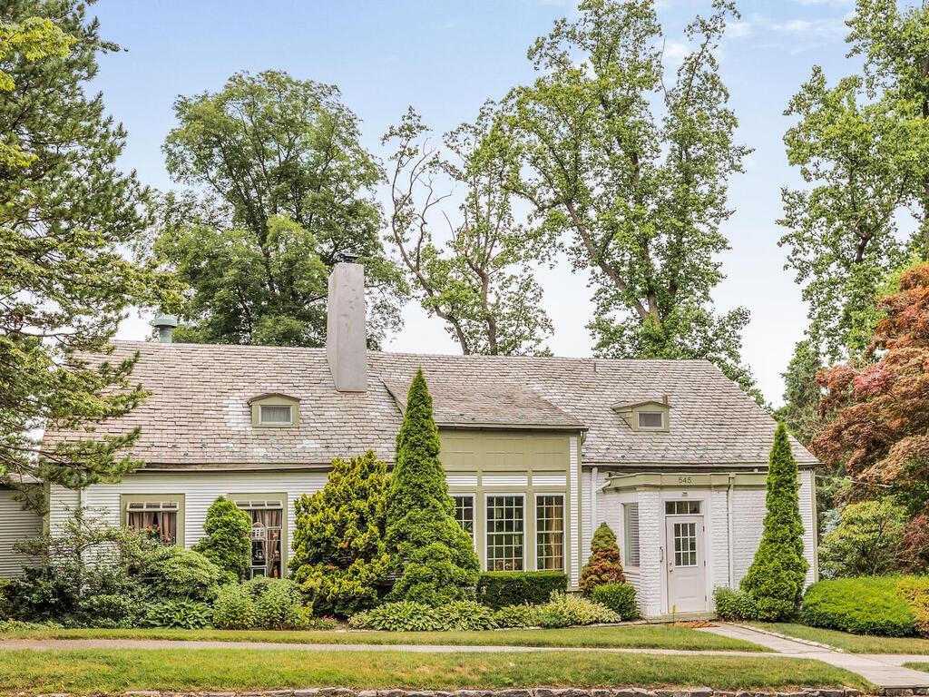 545 Pelham Manor Road Pelham, NY 10803 - Photo 1 of 1