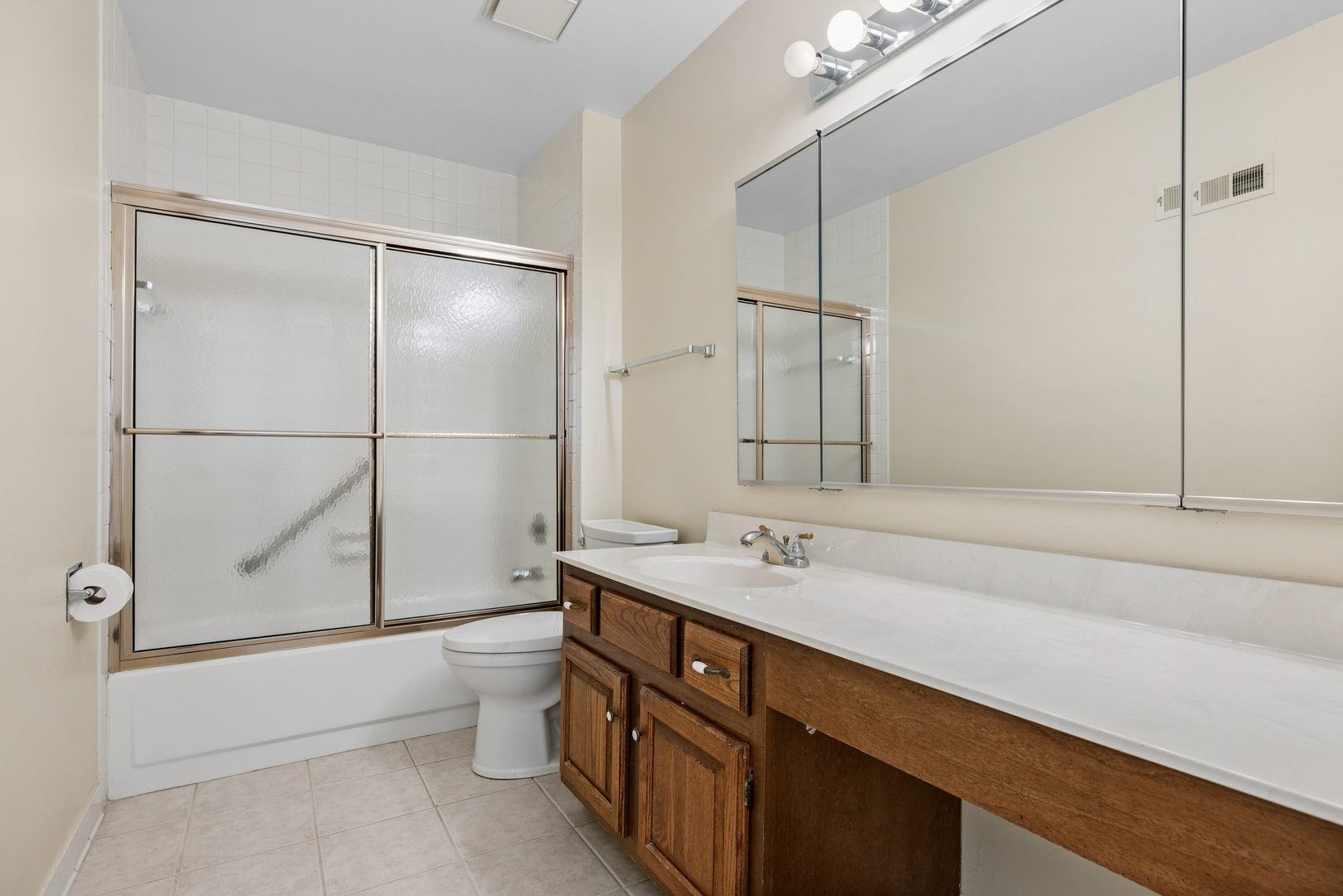 59 Cedar Ridge Lake Barrington, IL 60010 - Photo 14 of 40