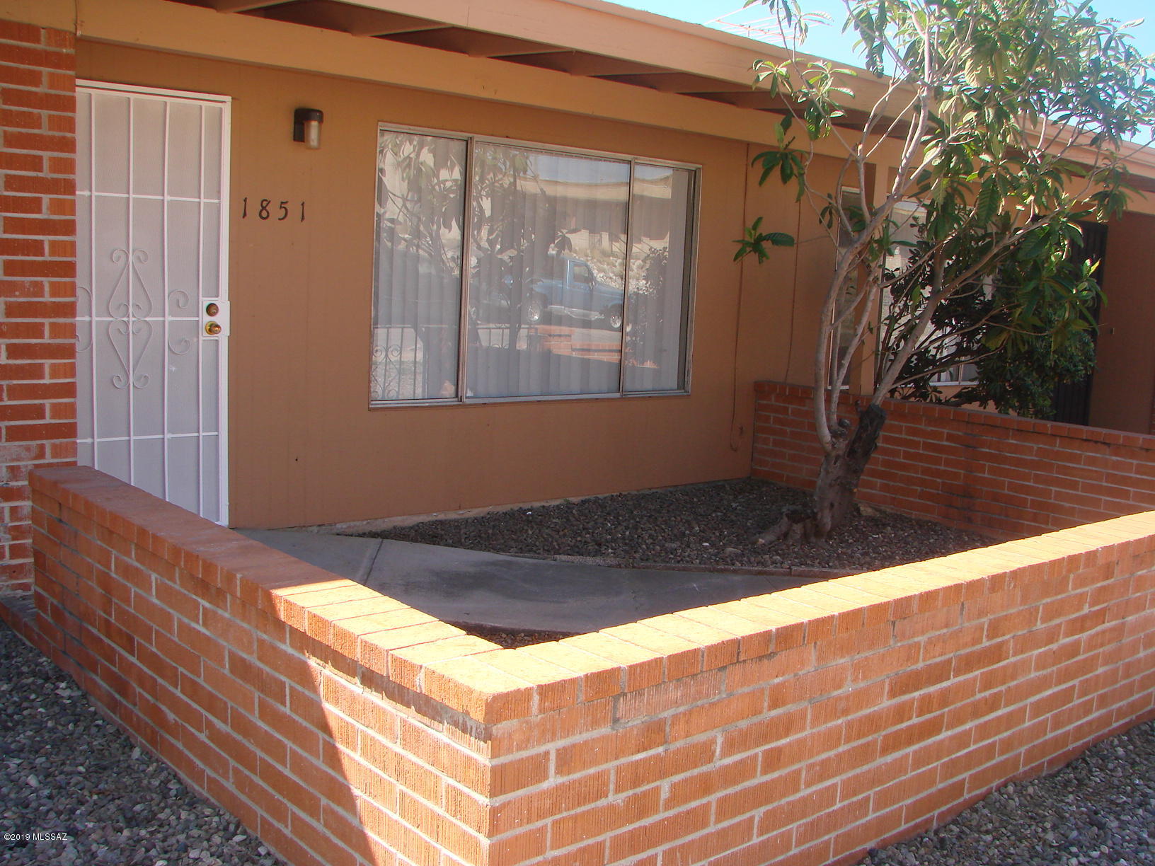 1851 West Caravelle Road Tucson, AZ 85713 - Photo 2 of 26 Gallery Image 2