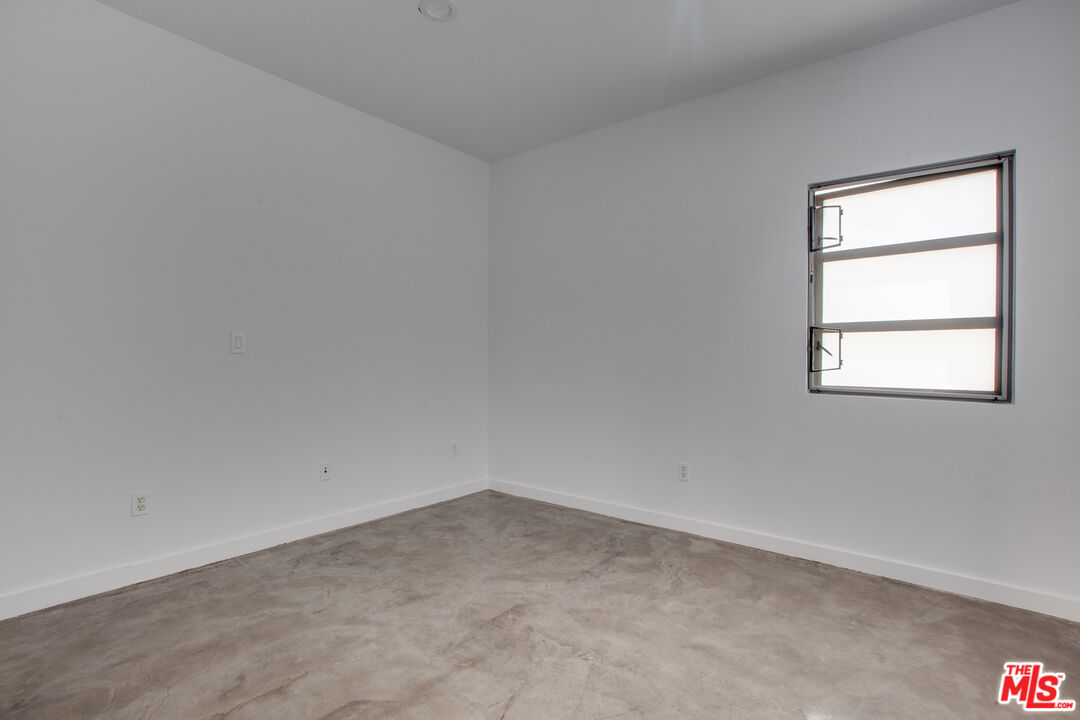 1358 4th Street, Unit PHE Santa Monica, CA 90401 - Photo 18 of 23 an empty room with a window