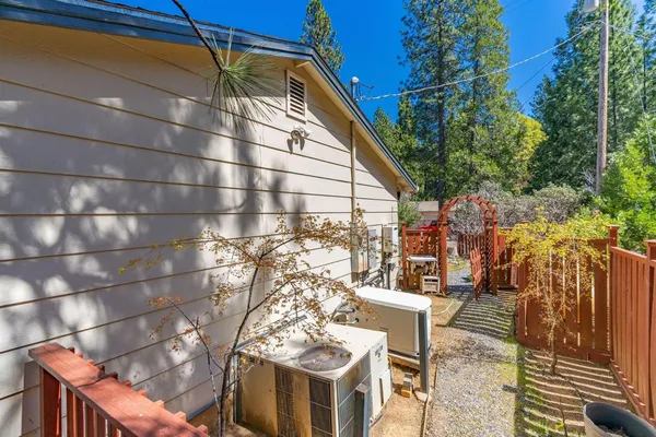 $329,000 | 25783 Sugar Pine Drive, Pioneer, CA 95666