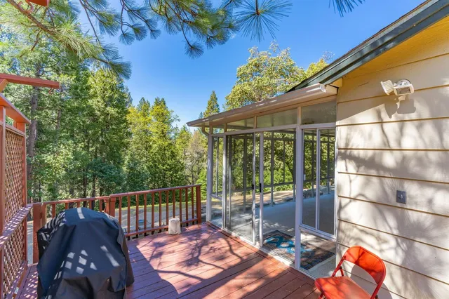 a view of a indoor garage