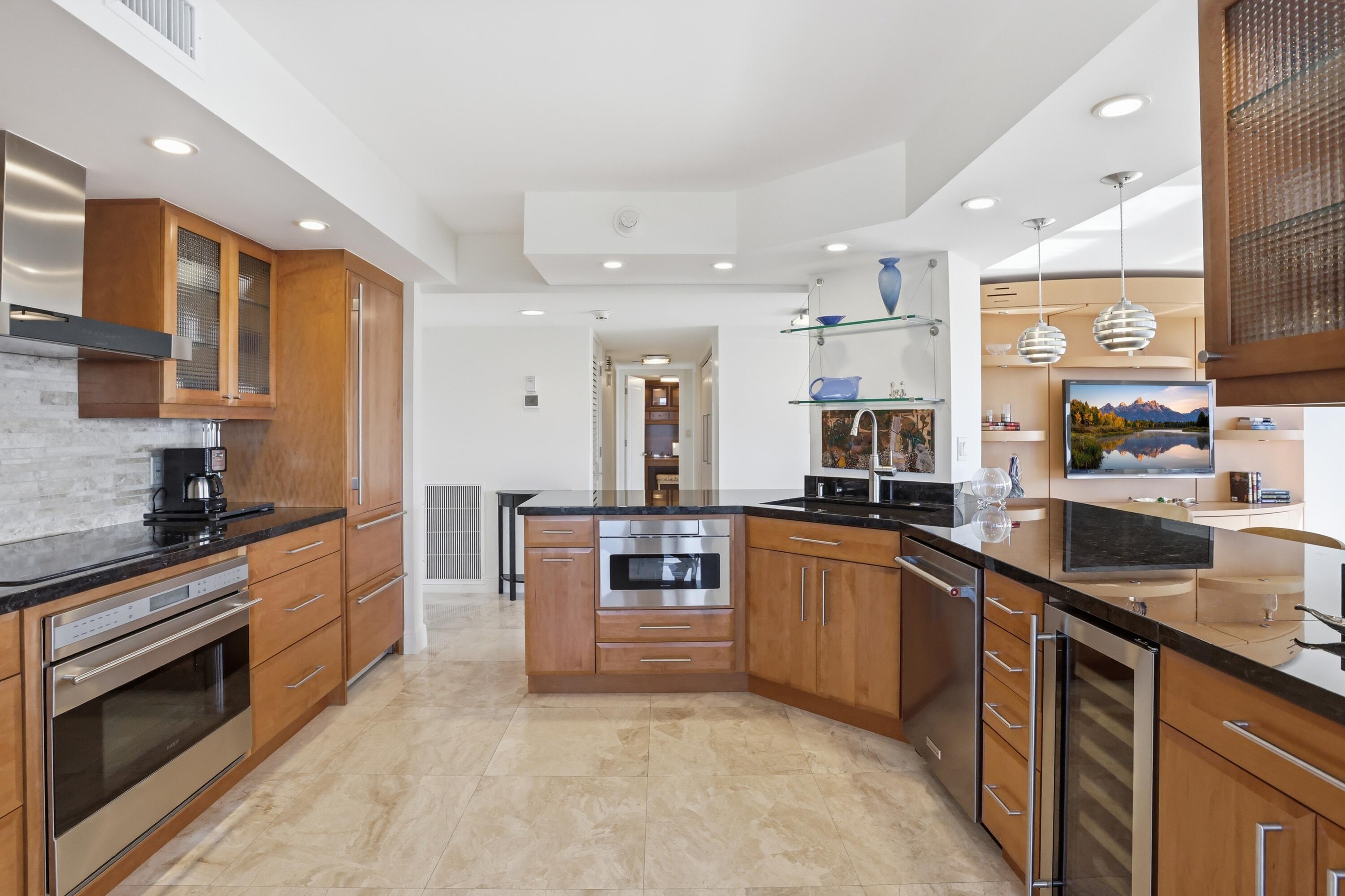 2066 North Ocean Boulevard, Unit 14NW Boca Raton, FL 33431 - Photo 16 of 39 KITCHEN