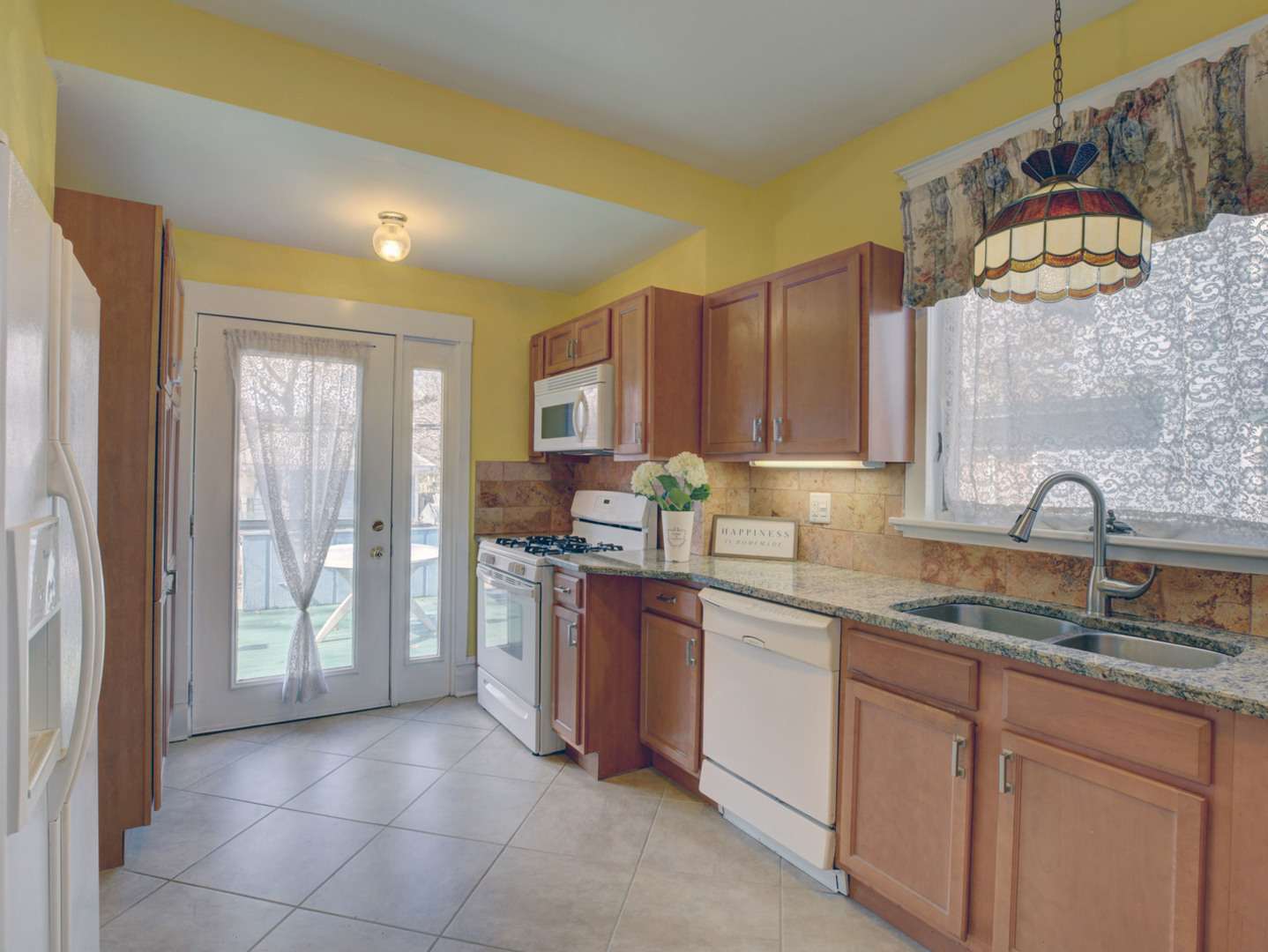 916 North Spring Street Elgin, IL 60120 - Photo 8 of 20 Gallery Image 8