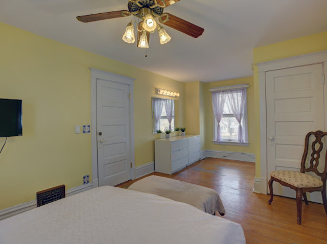 916 North Spring Street Elgin, IL 60120 - Photo 10 of 20 Gallery Image 10