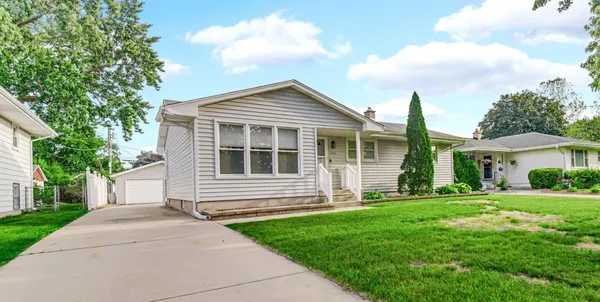 $344,900 | 250 Sycamore Lane, Munster, IN 46321