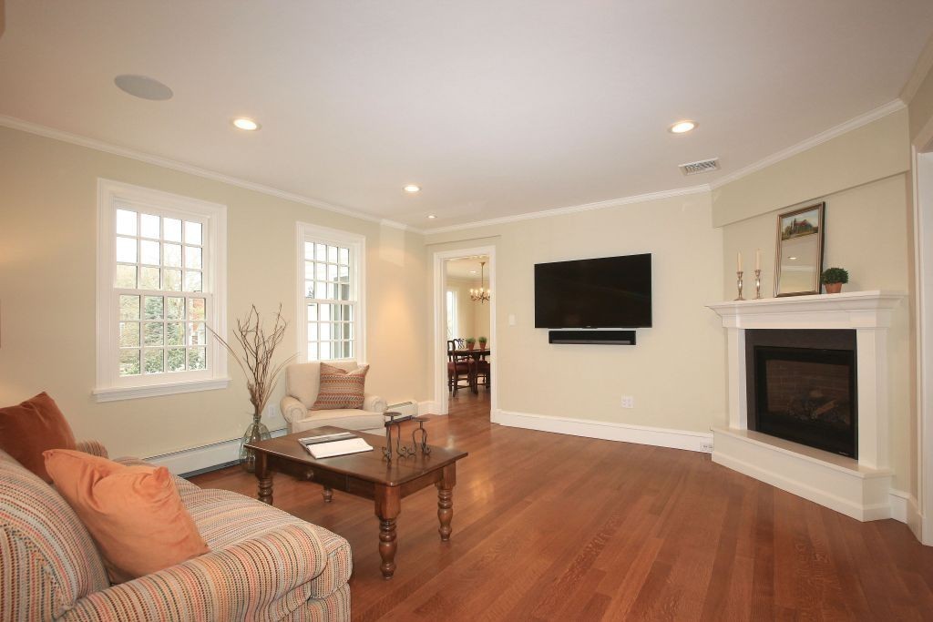 44 Lowell Road Wellesley, MA 02481 - Photo 4 of 16