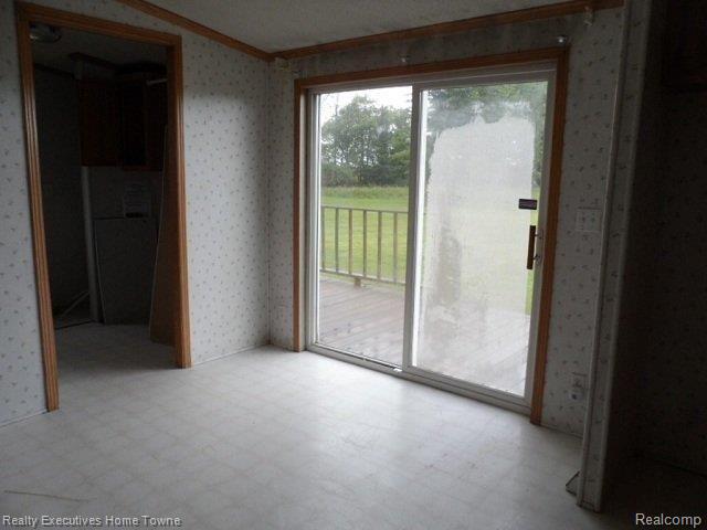 4381 Duce Road Avoca, MI 48006 - Photo 9 of 18 261--901360Eatinkitchen.JPG