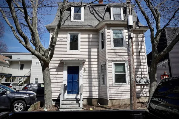 $2,700 | 27 Turner Street, Unit 1, Salem, MA 01970