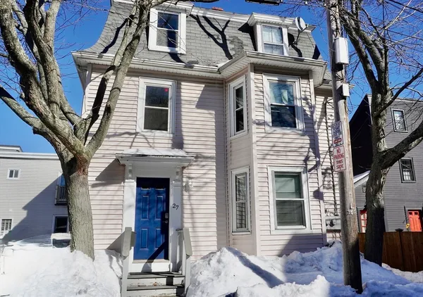 $2,700 | 27 Turner Street, Unit 1, Salem, MA 01970