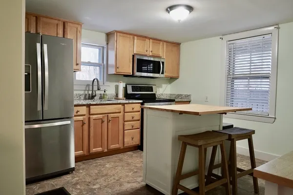 $2,700 | 27 Turner Street, Unit 1, Salem, MA 01970