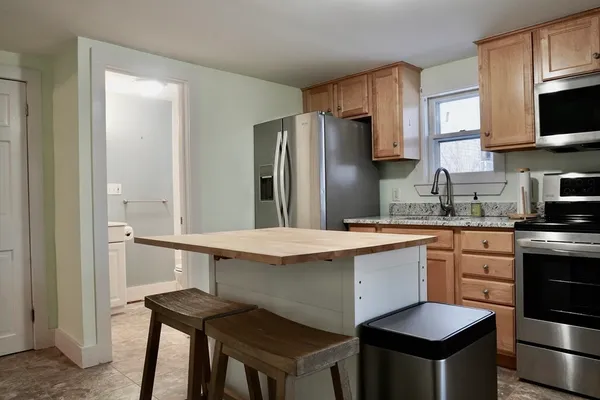 $2,700 | 27 Turner Street, Unit 1, Salem, MA 01970