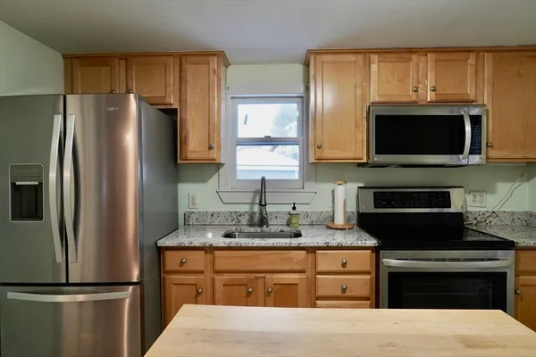 $2,700 | 27 Turner Street, Unit 1, Salem, MA 01970