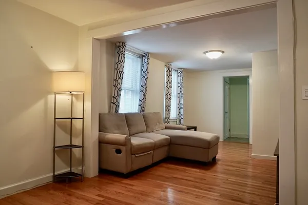 $2,700 | 27 Turner Street, Unit 1, Salem, MA 01970