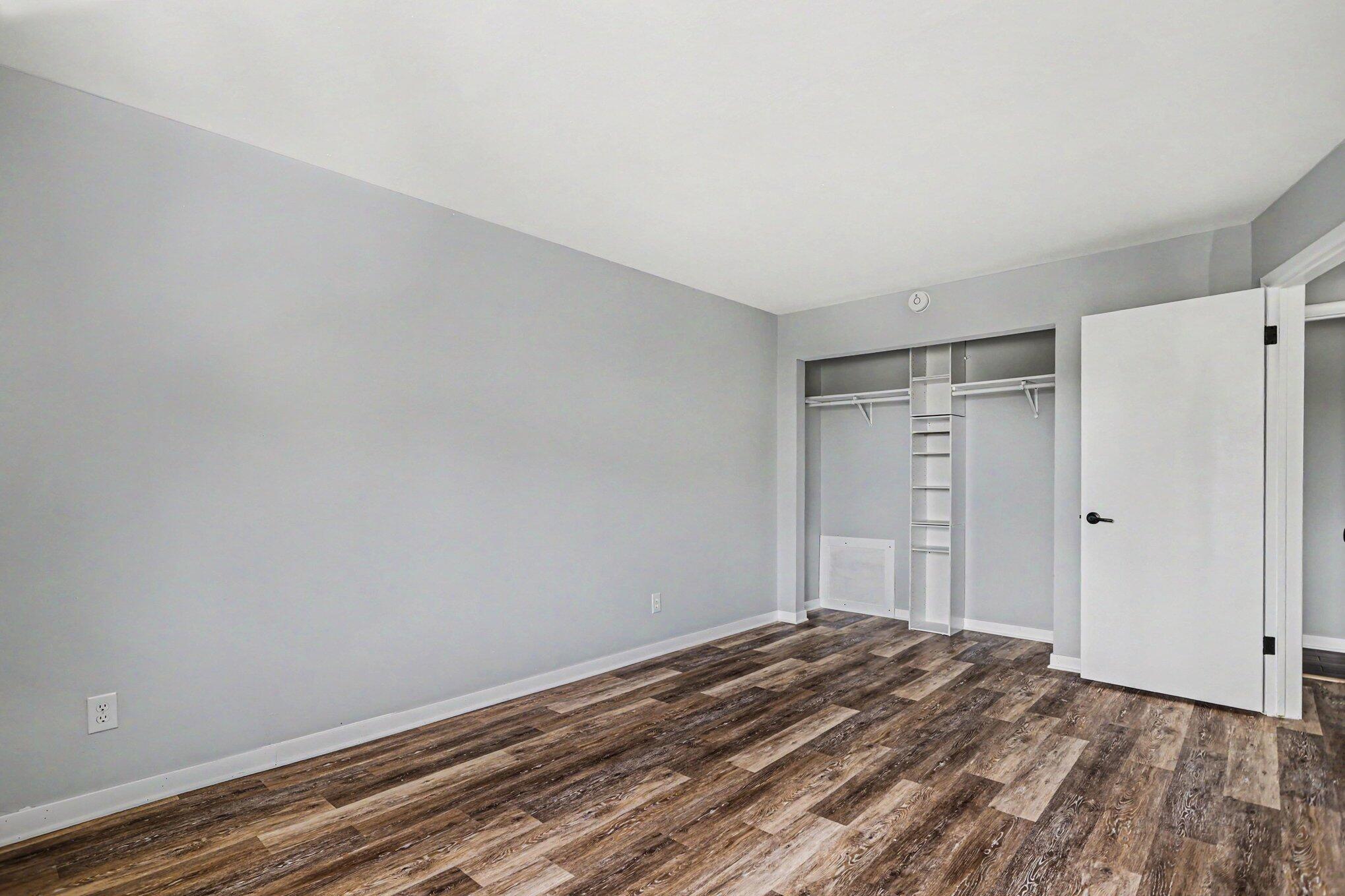 734 West Kilgore Road, Unit 303 Kalamazoo, MI 49008 - Photo 23 of 33 Bedroom