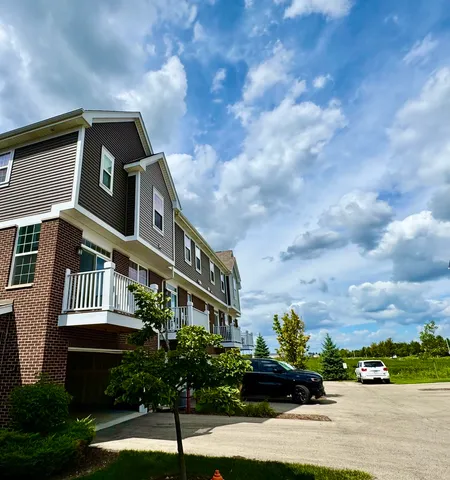 $3,350 | 4431 Monroe Court, Naperville, IL 60564