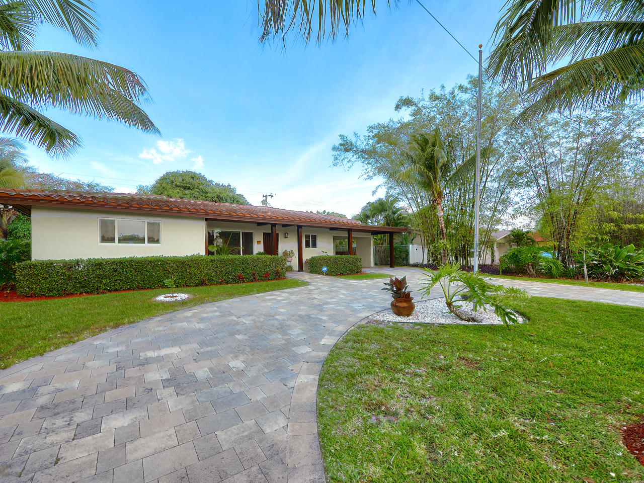 923 Northwest 3rd Avenue Boca Raton, FL 33432 - Photo 1 of 27 Boca's Best Kept Secret