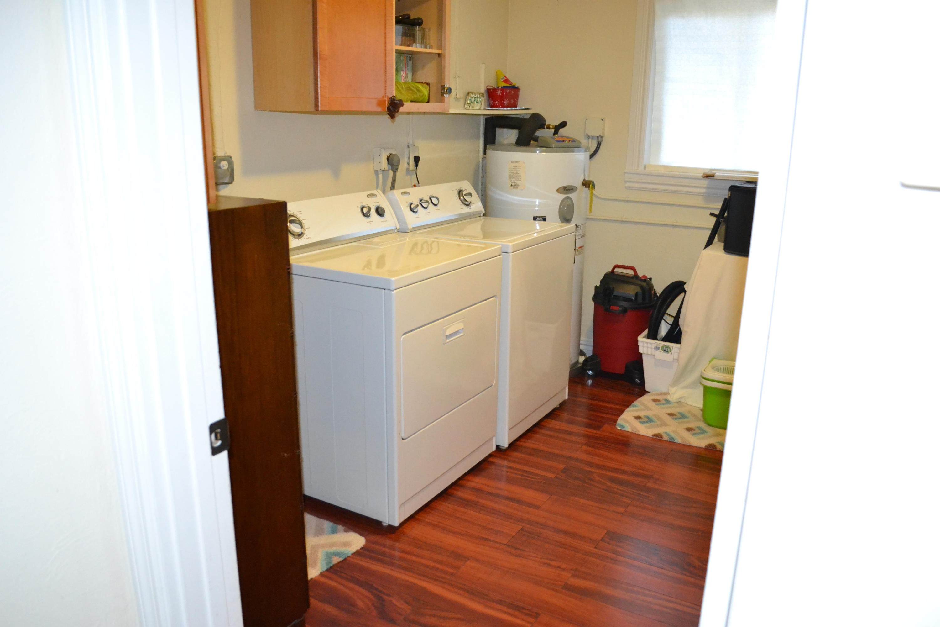 923 Northwest 3rd Avenue Boca Raton, FL 33432 - Photo 20 of 27 Laundry Room