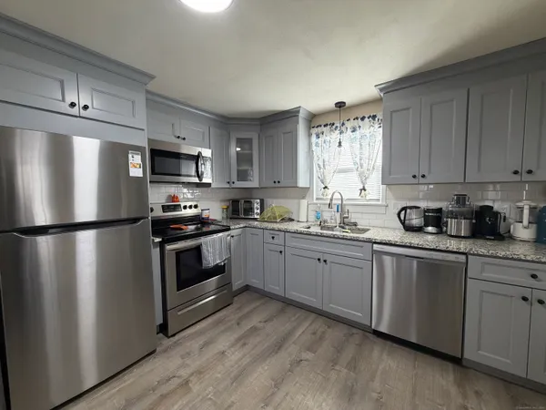 $2,500 | 128 Harlan Street, Manchester, CT 06042