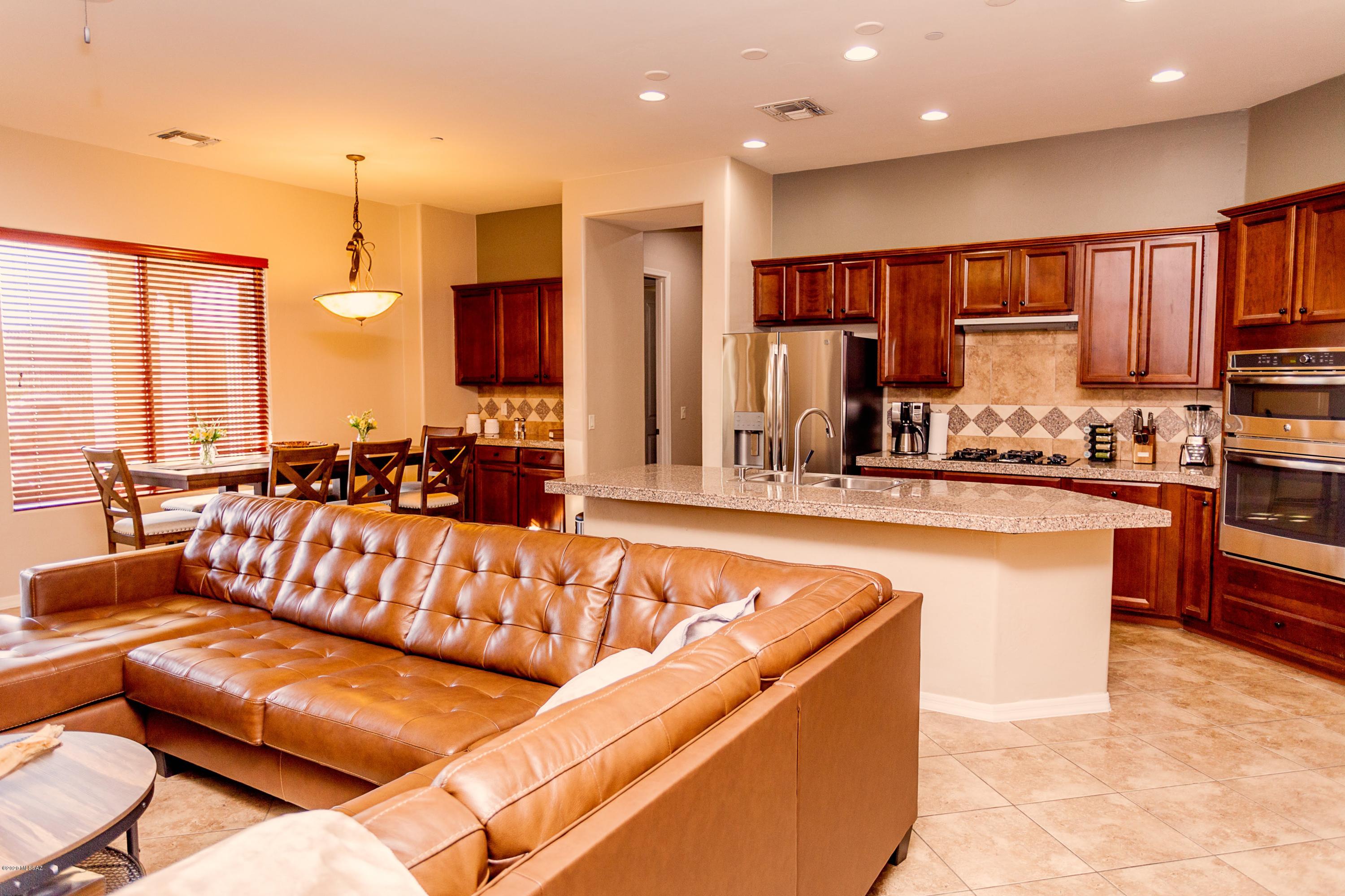 11685 North Peaceful Night Road Tucson, AZ 85737 - Photo 6 of 37