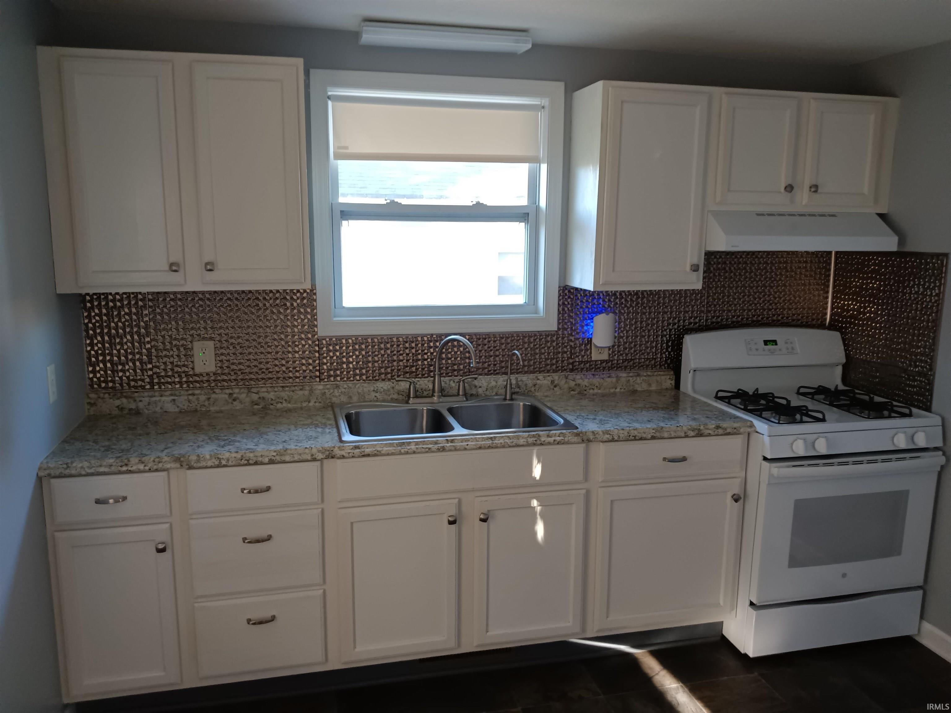 936 High Street Decatur, IN 46733 - Photo 14 of 26