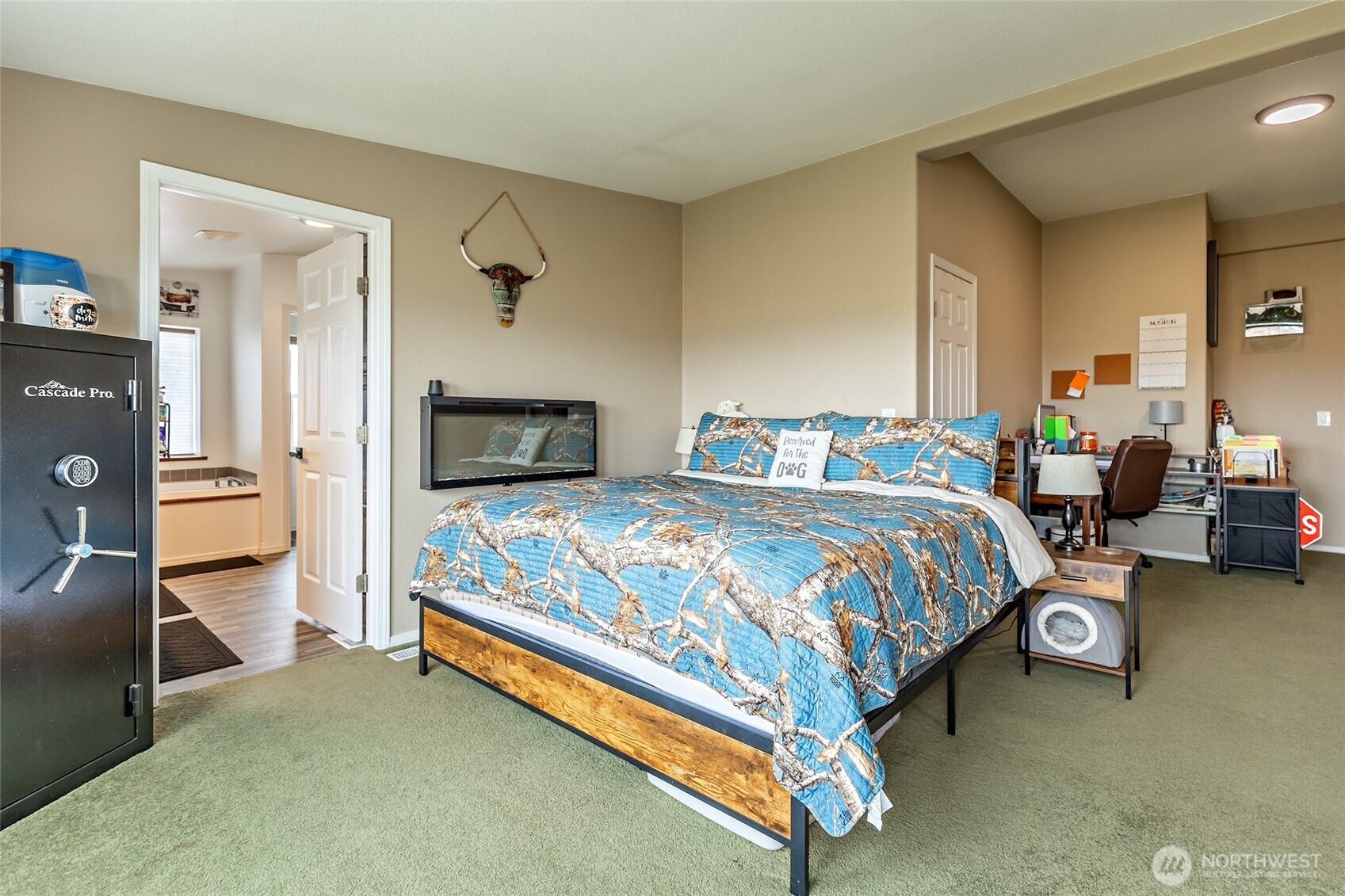 2416 Clerf Road Ellensburg, WA 98926 - Photo 14 of 35 a bedroom with a bed and furniture