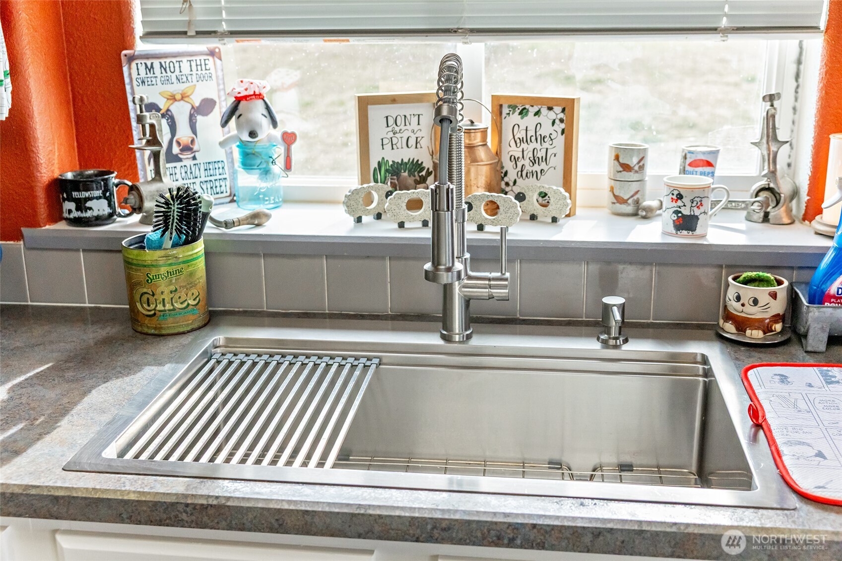 2416 Clerf Road Ellensburg, WA 98926 - Photo 26 of 35 a utility room with a washer and dryer
