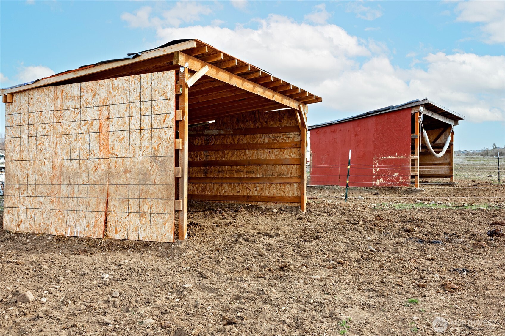 2416 Clerf Road Ellensburg, WA 98926 - Photo 29 of 35 a backyard of a house