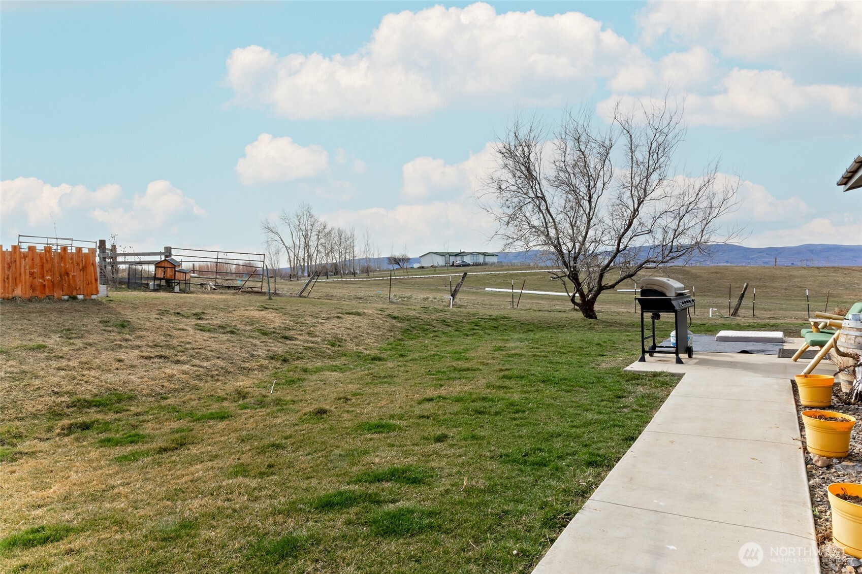 2416 Clerf Road Ellensburg, WA 98926 - Photo 35 of 35 a view of a lake with a big yard