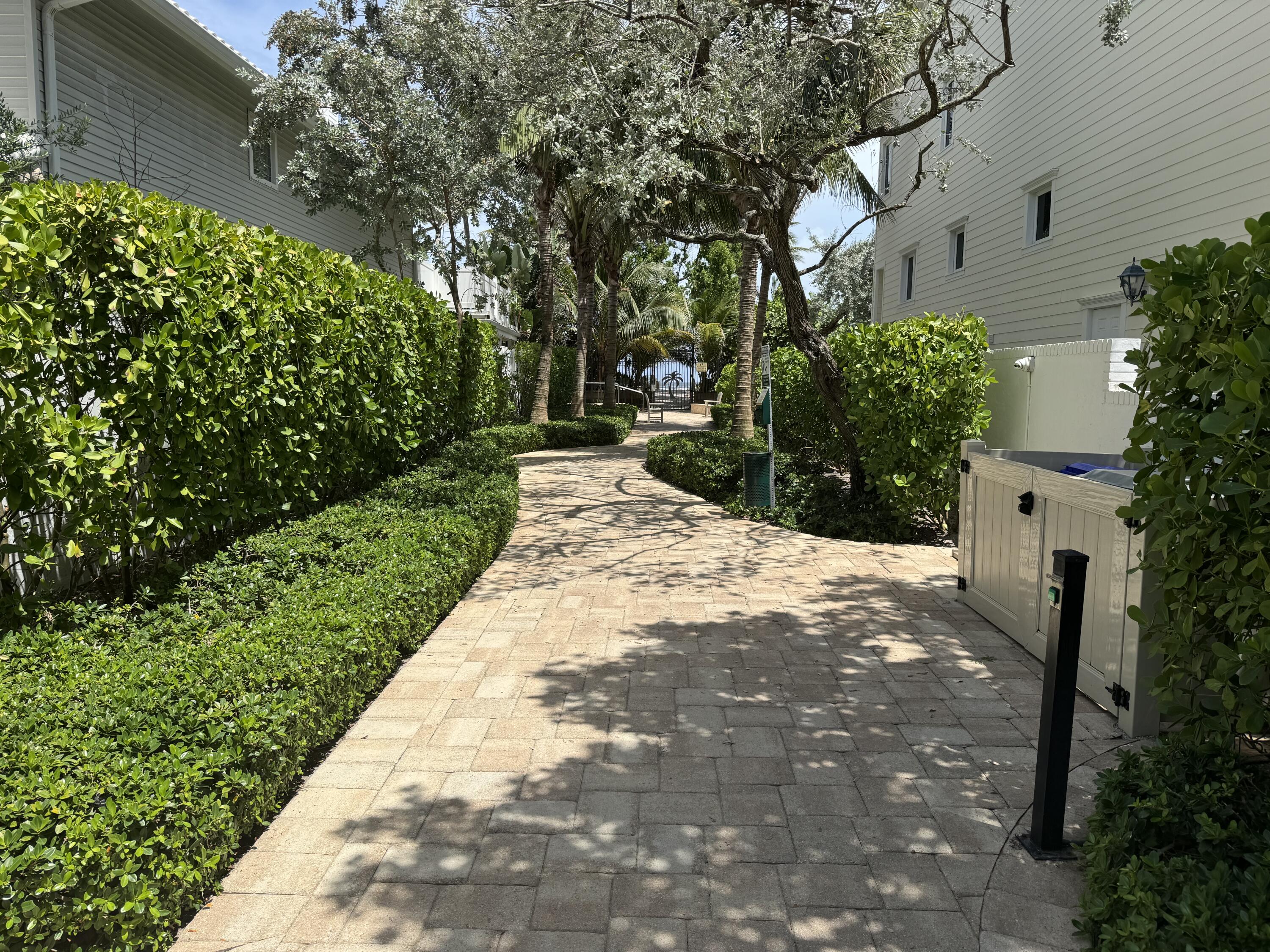 3405 Dover Road Pompano Beach, FL 33062 - Photo 17 of 19 IMG_1868