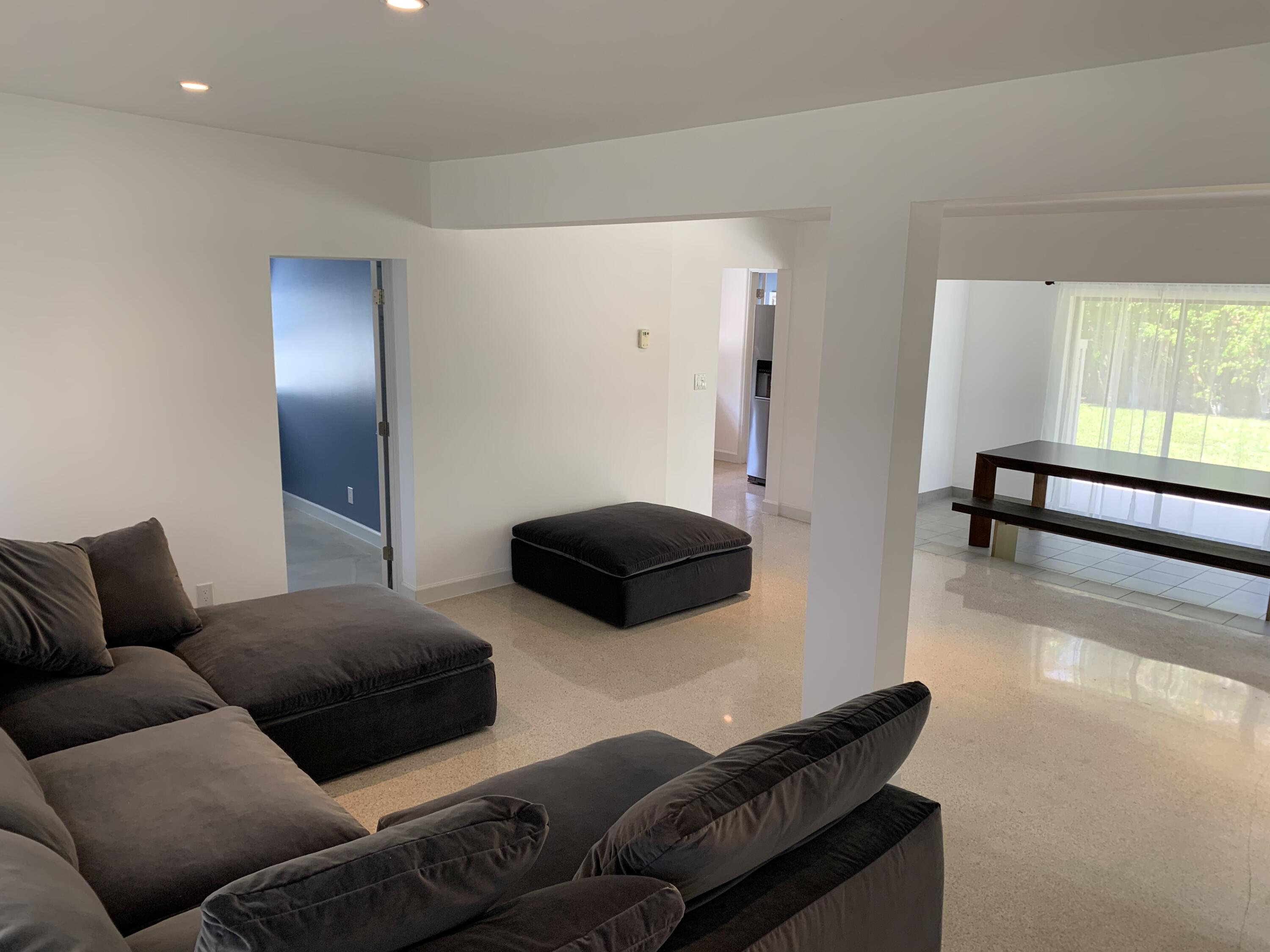 3405 Dover Road Pompano Beach, FL 33062 - Photo 3 of 19 IMG_0231