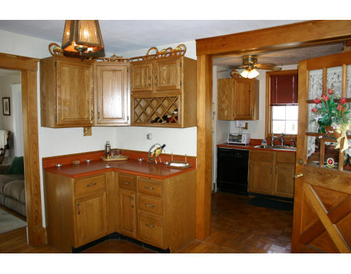 82 Ferncroft Road Milton, MA 02186 - Photo 3 of 12 Gallery Image 3