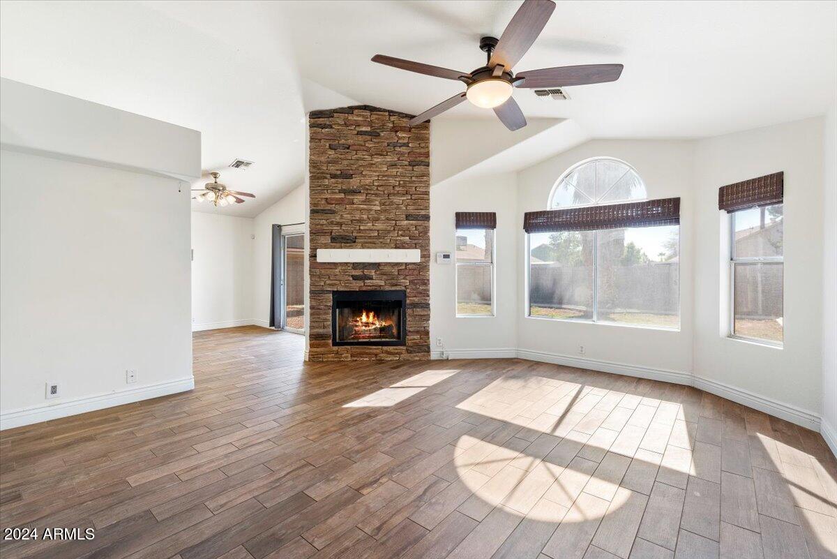 7303 West Ocotillo Road Glendale, AZ 85303 - Photo 3 of 23 04-72788385