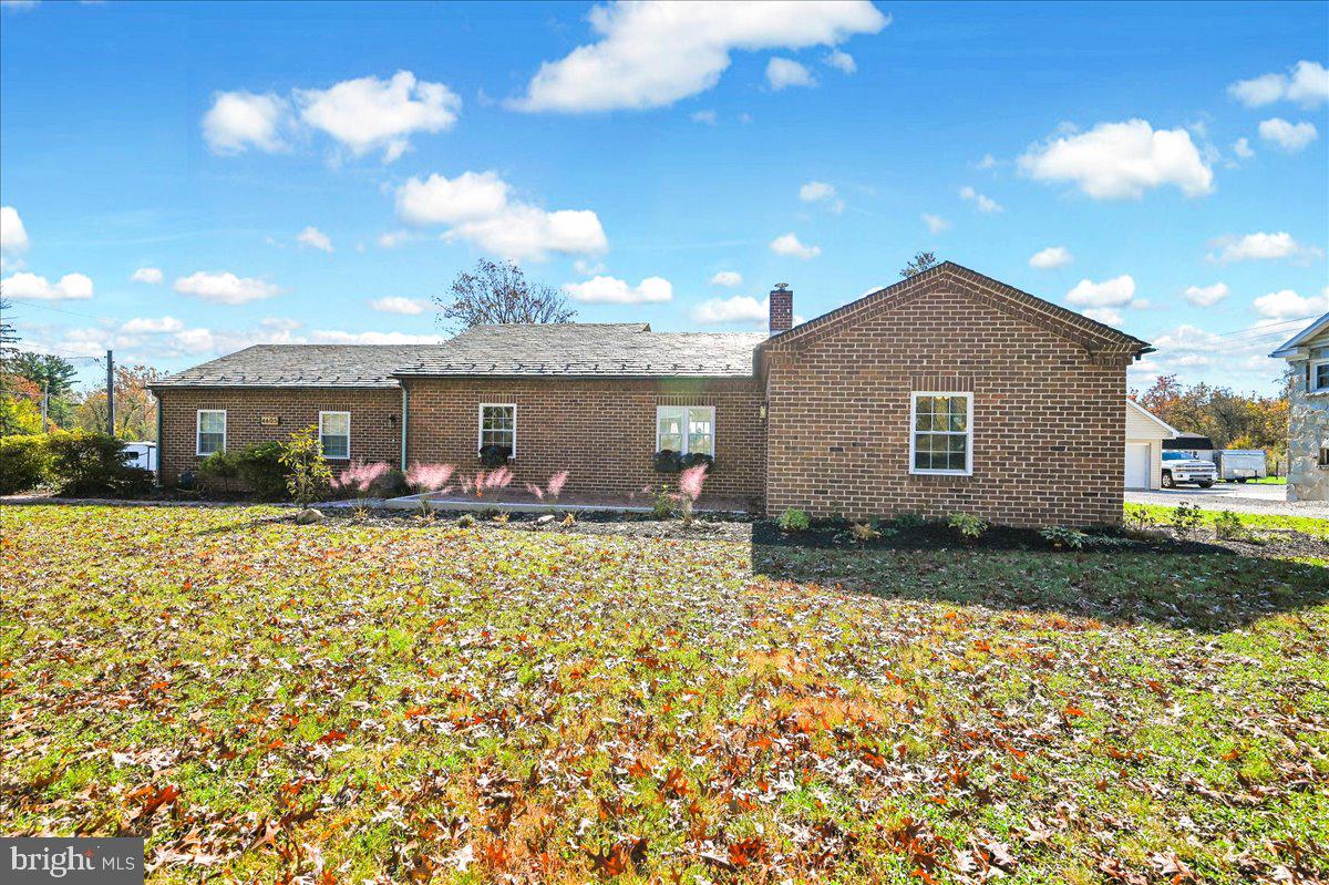 4605 York Road New Oxford, PA 17350 - Photo 4 of 66