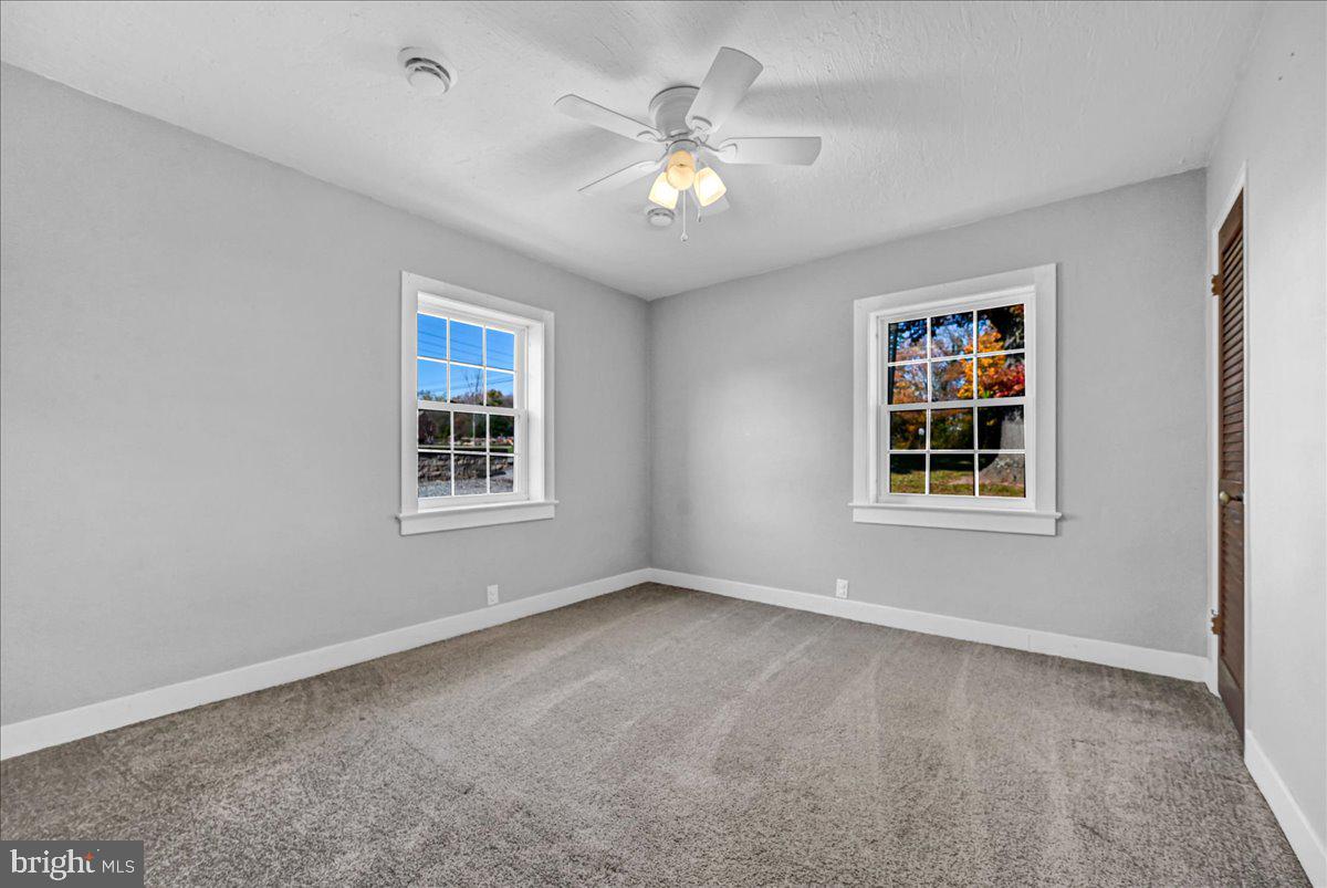 4605 York Road New Oxford, PA 17350 - Photo 5 of 66