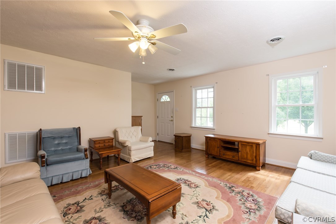 4619 Bell Road Powhatan, VA 23139 - Photo 9 of 29 Gallery Image 9